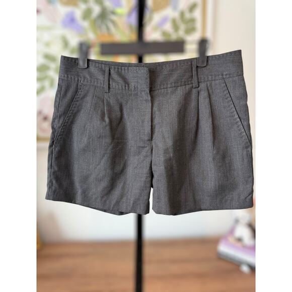 Jenni Kayne 2000's Women's Pleated Gray 100% Wool Tuxedo Shorts Size 6 - Picture 1 of 13